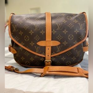 Louis Vuitton Saumur